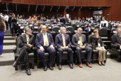 Rector pide recursos; filias y fobias empañan 475 aniversario de la UNAM