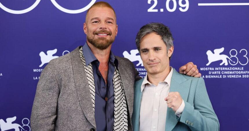 Ricky Martin debuta en Venecia junto a Gael García y así reaccionó