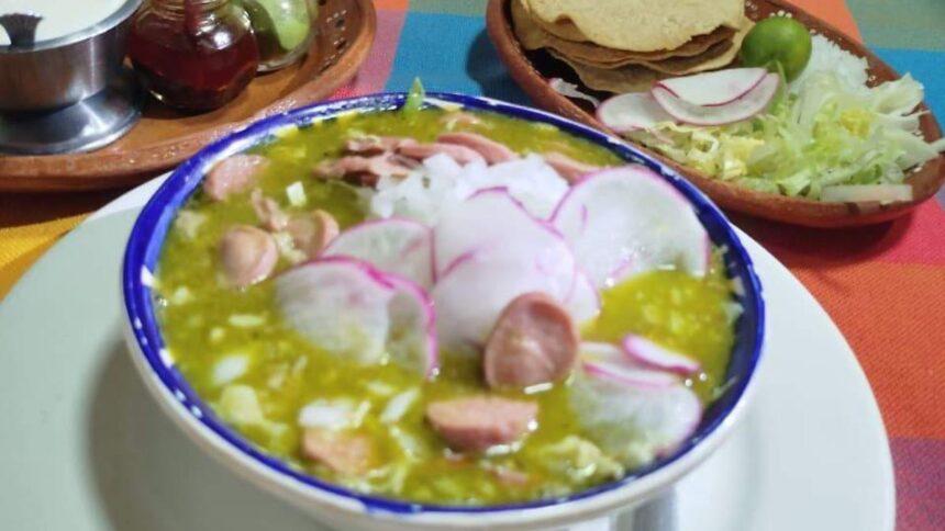 Salamanca: Pozole verde con salchicha, sabor local