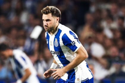 Santi Giménez debuta con Porto, gana al Moreirense y lanza dos disparos peligrosos