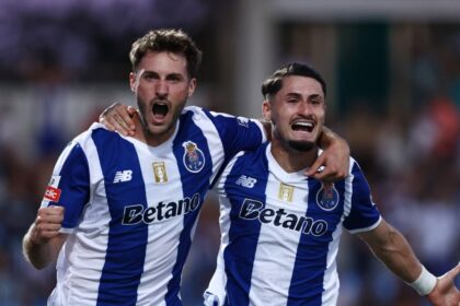 Santi Giménez marca su primer gol en Porto tras 354 días sin anotar