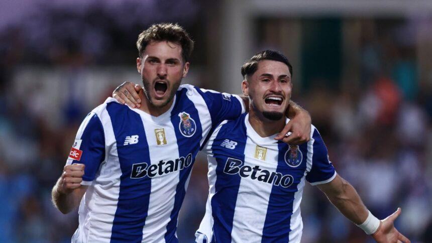 Santi Giménez marca su primer gol en Porto tras 354 días sin anotar