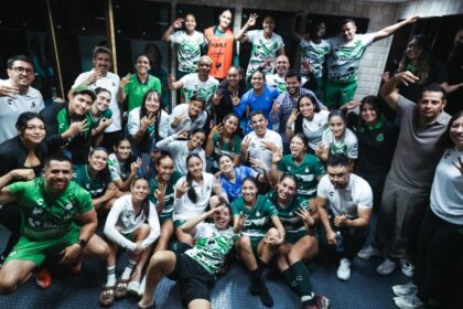 Santos Femenil celebra con ‘Color esperanza’, ligada a polémica de Aleco Irarragorri
