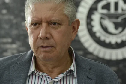 Sector automotriz registra caída en contrataciones