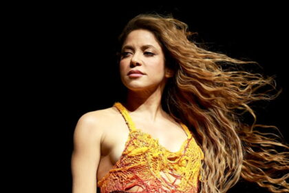 Shakira reacciona molesta en Madrid por una falla de audio