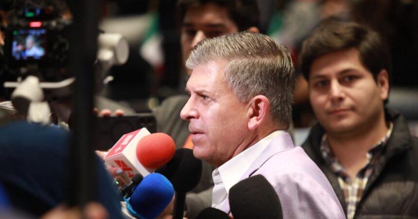 Sheffield descarta candidatura en León tras cruce con Emmanuel Reyes