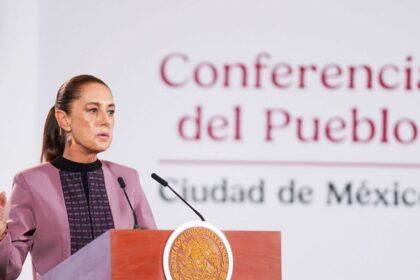 Sheinbaum niega prohibición de memes y dice que la ley combate piratería
