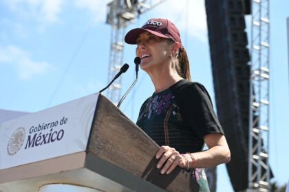 sheinbaum niega que su gobierno compre votos durante visita a Sheinbaum niega que su gobierno compre votos durante visita a La Paz