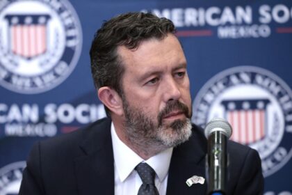 Sociedad Americana de México descarta deslealtad por tener doble nacionalidad