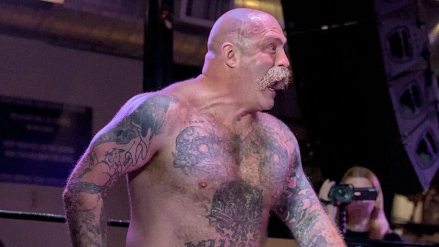 ‘The Butcher’ fallece a los 48 tras desplomarse luego de combate por parejas