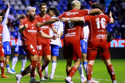 Toluca vence de rebote al Puebla y recupera el liderato general