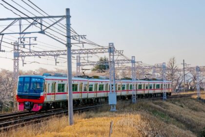 Tren descarrila en Francia: más de 40 heridos e investigan posible sabotaje