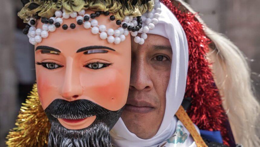tres hermanos mantienen en san juan nuevo la tradicion de Tres hermanos mantienen en San Juan Nuevo la tradición de mascareros