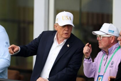 Trump llega en helicóptero e interrumpe Abierto de Irlanda bajo fuertes medidas de seguridad