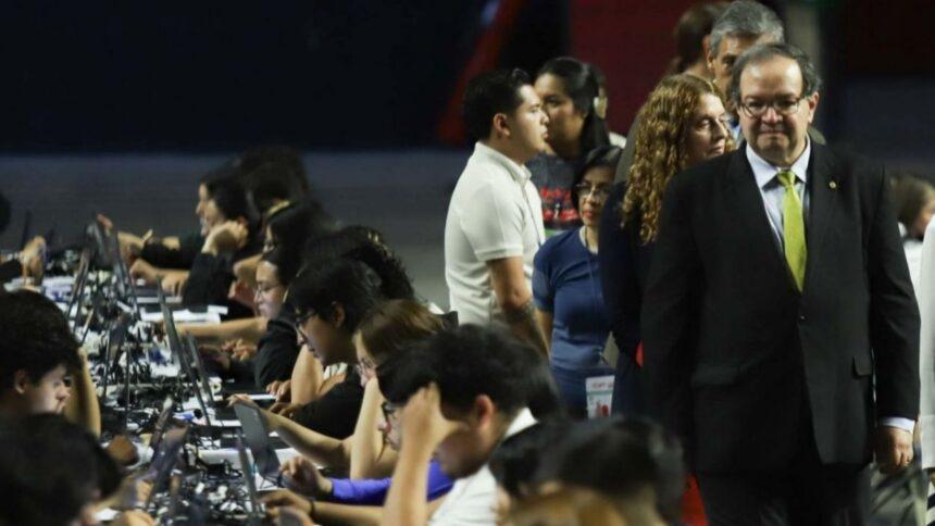 UNAM admite a mil 743 alumnos en licenciaturas tras examen de control