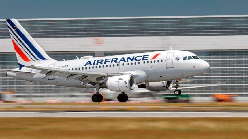 Usuarios exigen solución en AICM tras suspensión de vuelos de Air France