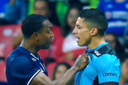 Willer Ditta empuja a un árbitro asistente y podría recibir fuerte sanción