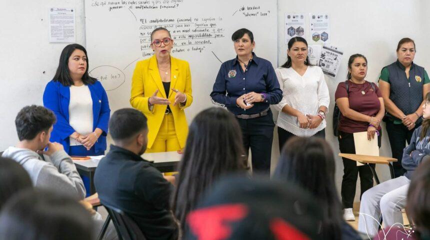 Yarabí Ávila llama a nuevos estudiantes a promover una cultura de paz
