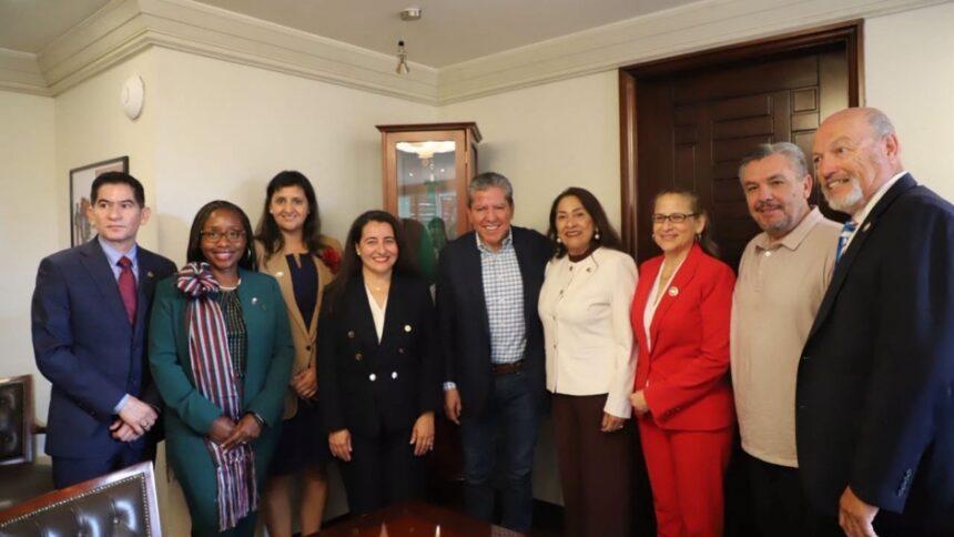 Zacatecas presenta avances de seguridad a legisladores de EU; Johnson recuerda atentado