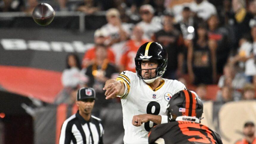 Aaron Rodgers y Mike McCarthy protagonizan acalorada discusión tras derrota de Steelers