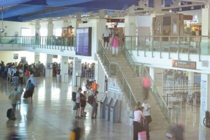 Aeropuerto Internacional de Puerto Vallarta extiende cierre hasta el martes por Simón