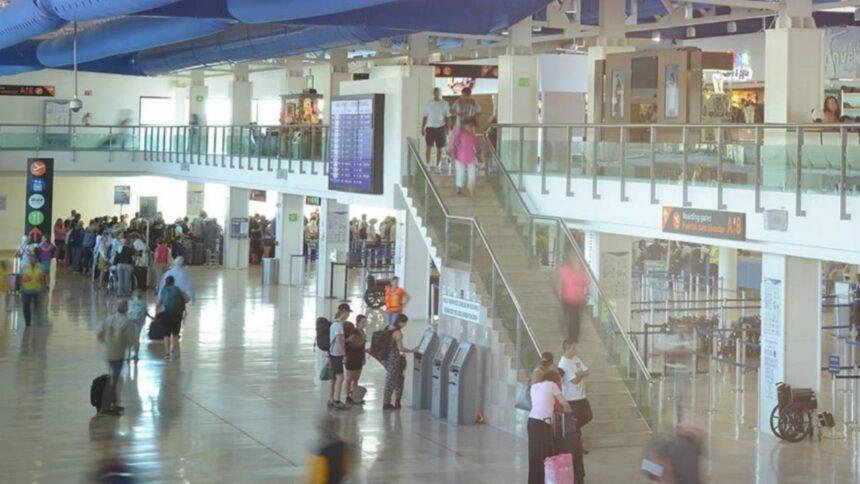 Aeropuerto Internacional de Puerto Vallarta extiende cierre hasta el martes por Simón