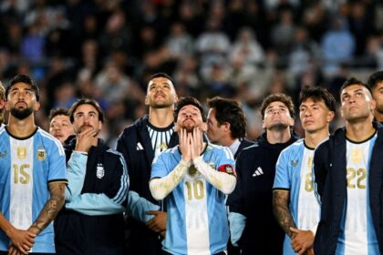 Anuncio de aseguradora interrumpe homenaje a Messi durante show de drones; abucheos