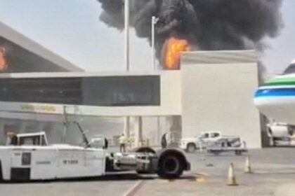 Ataque con proyectil en aeropuerto saudita tras al menos 12 muertos ayer
