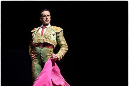 carmen llega a leon interpretada por la compania antonio gades Carmen llega a León interpretada por la Compañía Antonio Gades