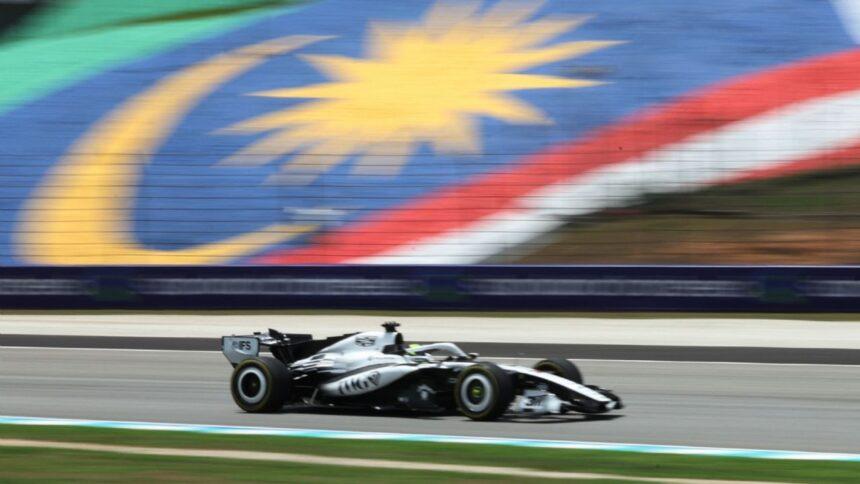 Checo Pérez, penúltimo tras las primeras prácticas del GP de Bahréin