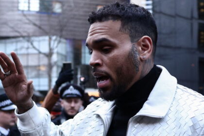 Chris Brown condenado a ocho meses de prisión por pelea en Londres