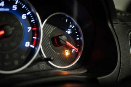 conducir con bajo nivel de combustible provoca fallas costosas en Conducir con bajo nivel de combustible provoca fallas costosas en el sistema