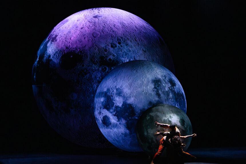 Delay convoca a un viaje temporal mediante la danza contemporánea