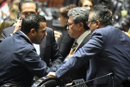 Diputados de la 4T buscan aprobar deuda de 1.7 billones para 2027