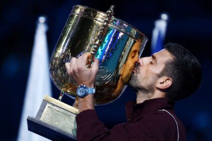 Djokovic conquista su séptimo Abierto de China tras lesión de De Miñaur