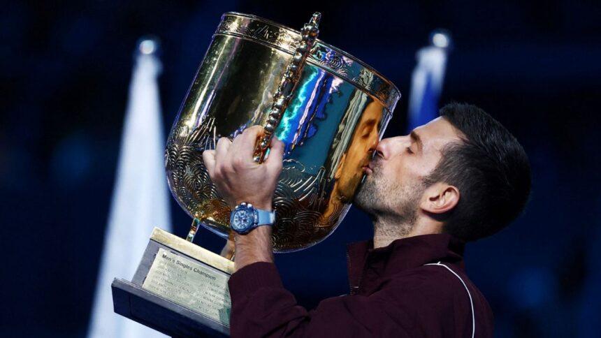 Djokovic conquista su séptimo Abierto de China tras lesión de De Miñaur