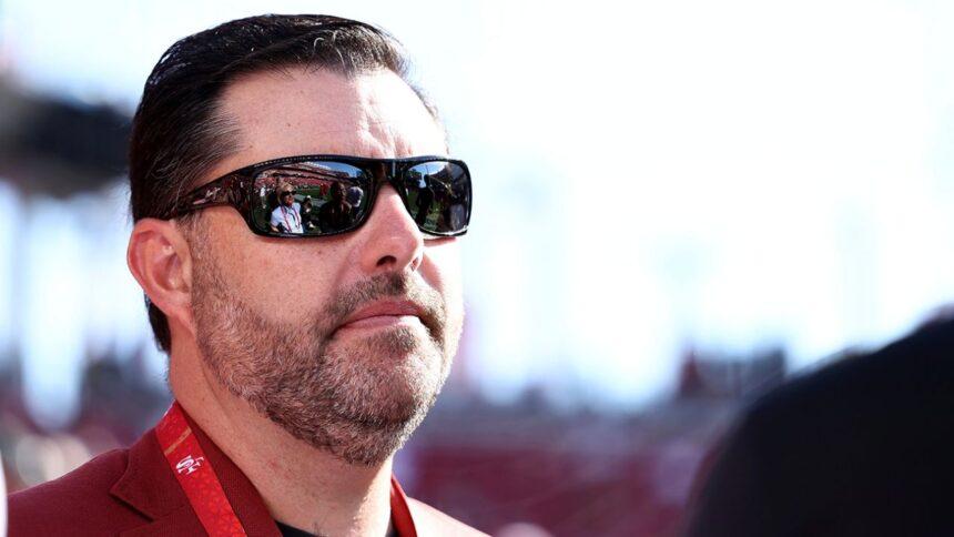 Dueño de 49ers, suspendido seis juegos y multado con 500 mil dólares