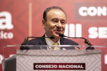 Durazo advierte que ganar encuestas no garantiza transformar
