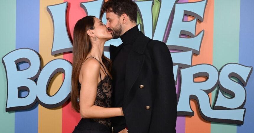 eiza gonzalez y grigor dimitrov confirman su romance con beso.mx2F212Ff52Fe1f7ba424ca48e0547302d4203462Feiza gonzalez novio Eiza González y Grigor Dimitrov confirman su romance con beso en la alfombra roja