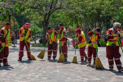 Empleo formal repunta en México; bajan salario promedio y registros patronales: IMSS