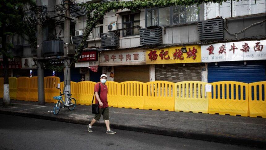 Exalcalde de Wuhan, condenado a 14 años por gestionar brote de Covid-19