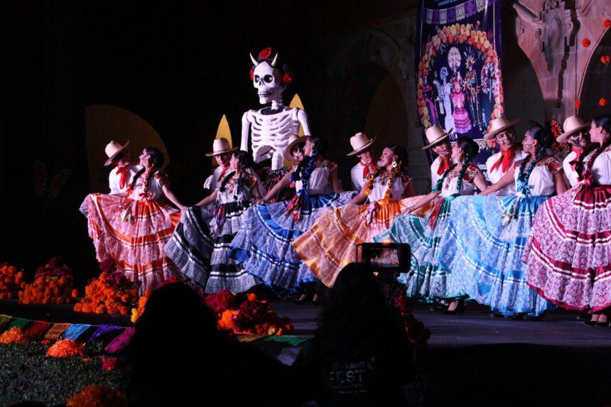 Festival Catrina reúne a más de 2,000 asistentes en Salamanca