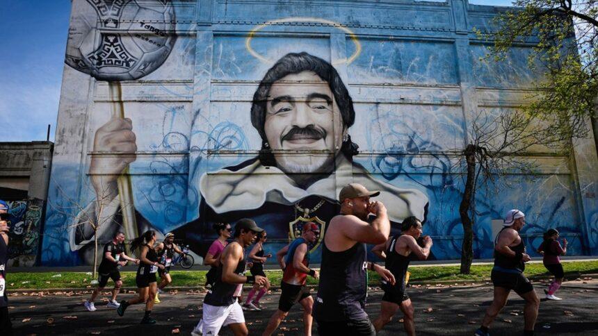 Fiscalía pide 12 años de prisión para médicos por muerte de Maradona