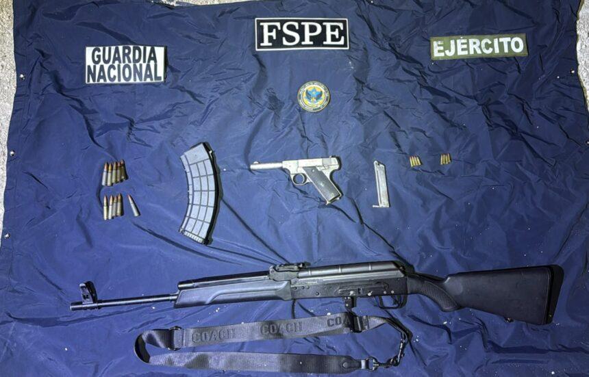 FSPE detiene a dos personas y asegura tres armas de fuego