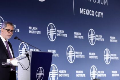 Gabinete de Sheinbaum participa en foro demócrata de EU