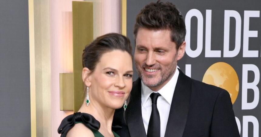 Hilary Swank anuncia su tercer embarazo a los 52 años