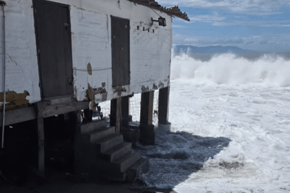 Huracán Rachel causa daños en Puerto Vallarta