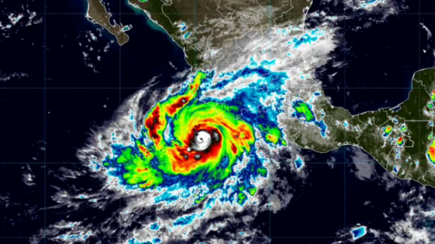 Huracán Simón alcanza categoría 3 y provocará lluvias torrenciales en el Pacífico