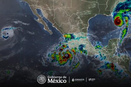 Huracán Simón se intensifica a categoría 2 rumbo a costas de Jalisco