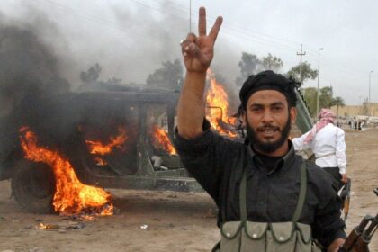 Irán celebra retirada estadounidense de Irak, inicio de expulsión en Asia Occidental